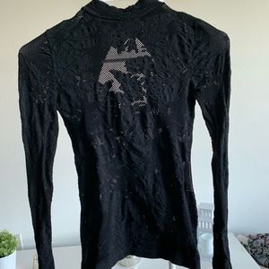 Bebe shirt, stretchy floral design